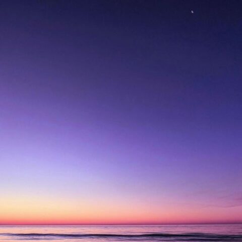 Minimalist and ethereal cover art for Gil Noir's Endless Light, capturing the essence of ambient music.